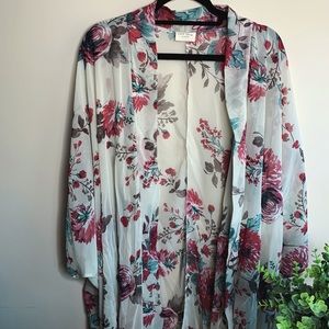 NWOT Floral Kimono